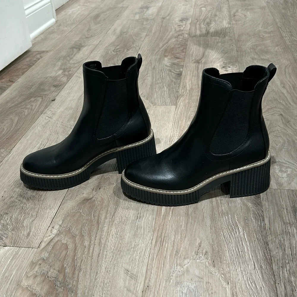 Brand new dolce vita heeled chelsea boots - Picture 3 of 5